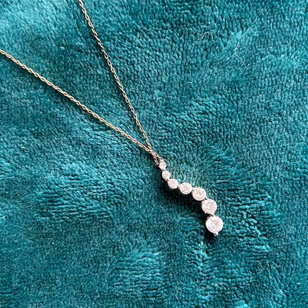 Gold chain with cz pendant